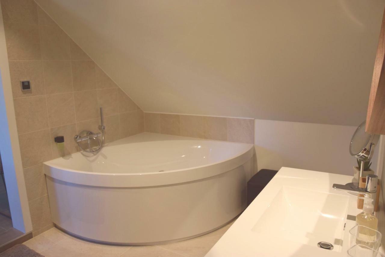 B&B De Nootelaer Meldert エクステリア 写真